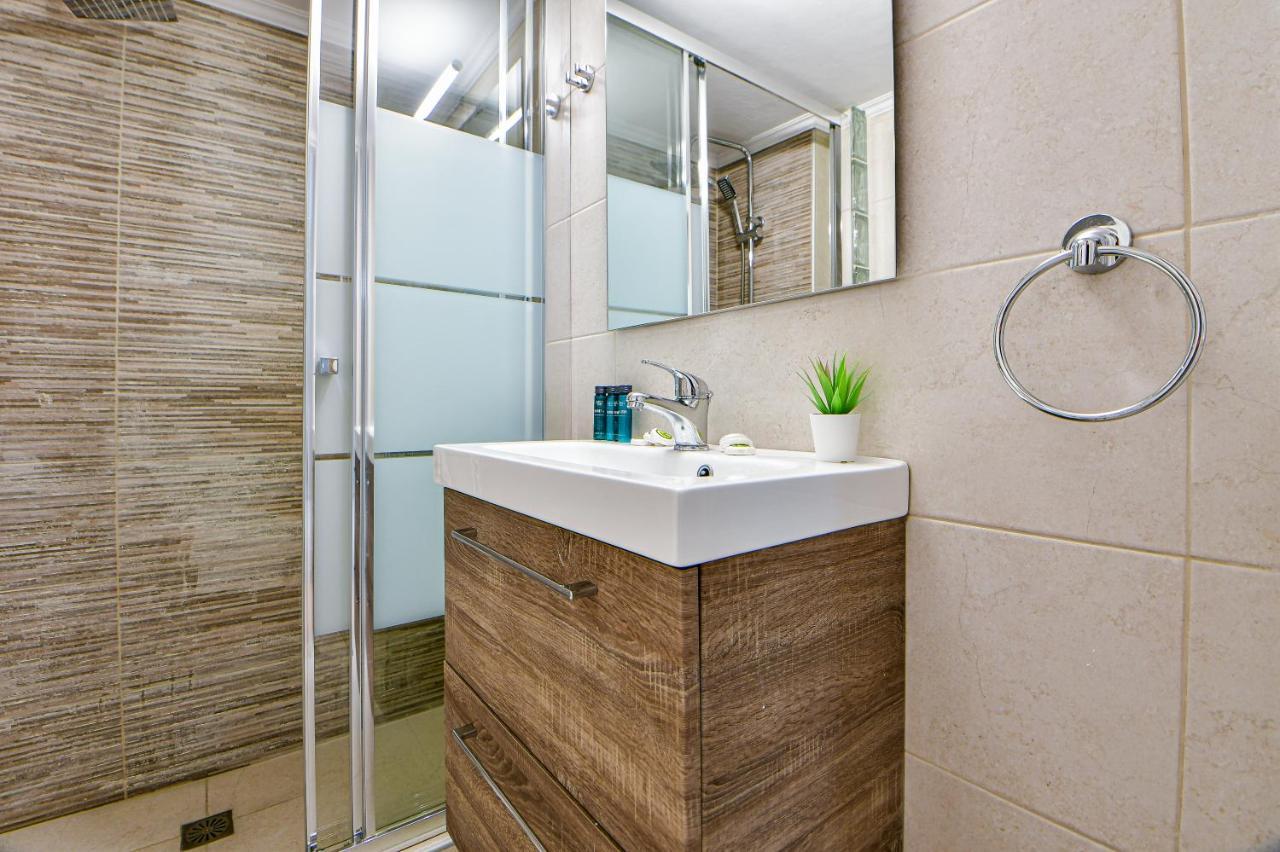 Pleasant Flat Next To Panormou Metro Station Atenas Exterior foto